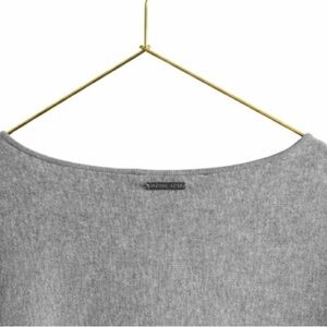 MICHEAL KORS Minimalist Quiet Luxury Grey Knit Sweater MK Gold Back Tag Sz L
